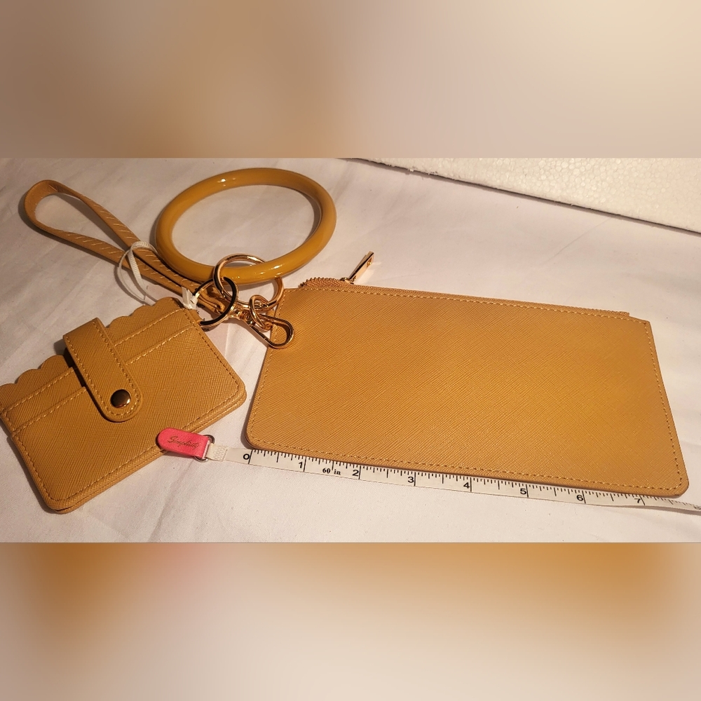 ALYSSA wristlet